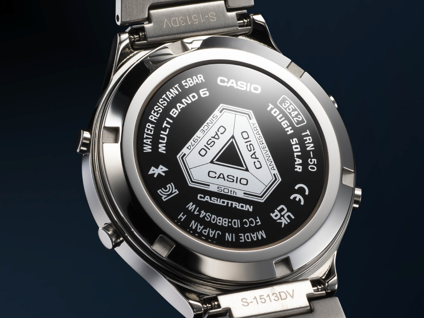 当社初の腕時計「カシオトロン」を復刻した限定ウオッチ | CASIO