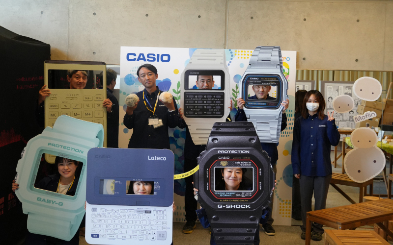 スタッフの集合写真