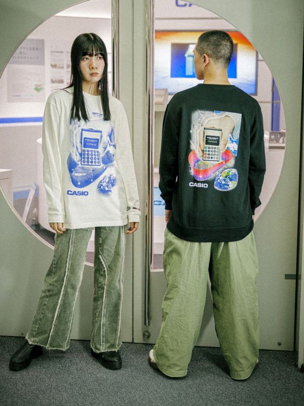 Tシャツを着たモデルの写真