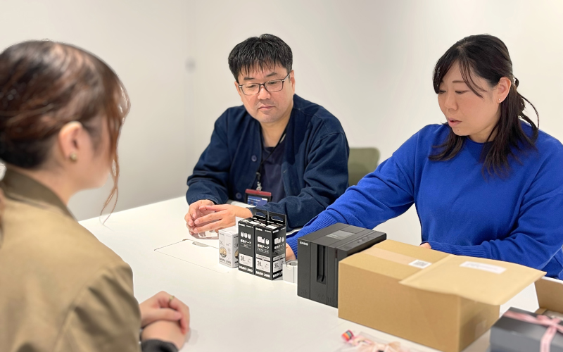 左から：齊藤友美氏、黒沼弘孝、大坪由香の写真