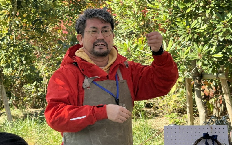 説明する宮原悠さんの様子