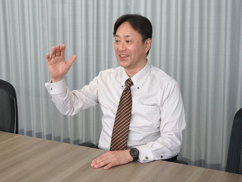 小林 康裕執行役員の画像