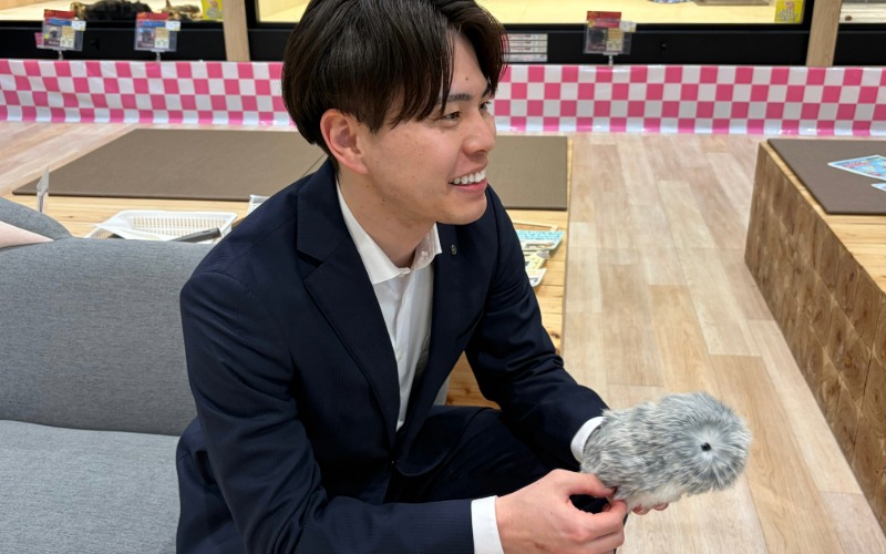 説明する照井の画像