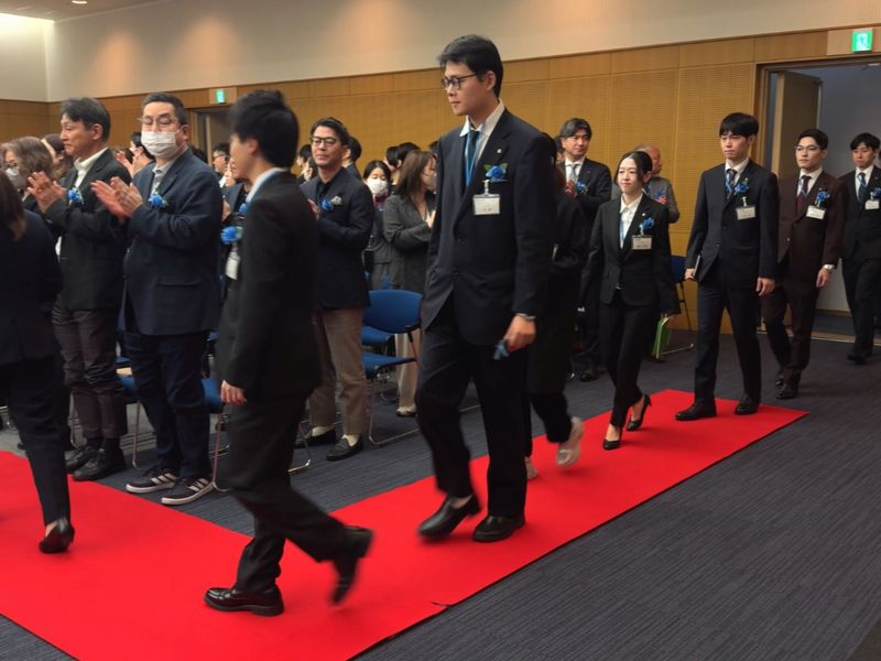 新入社員入場の様子