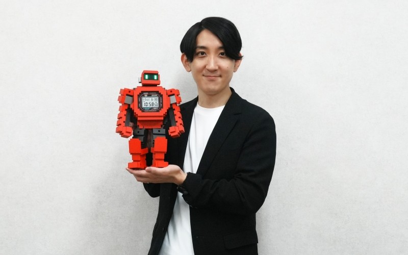 G-SHOCK Droidを持つ高山喜博の写真