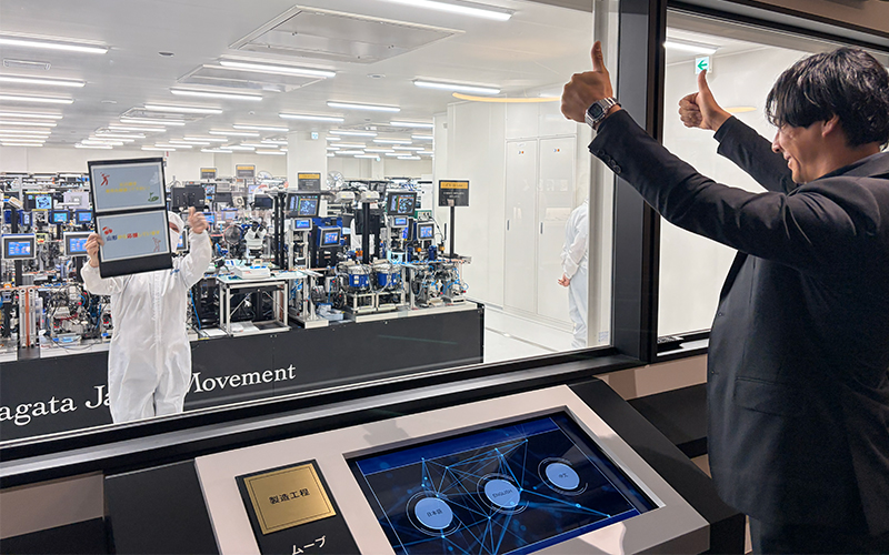 笑顔で応える石川遼プロ